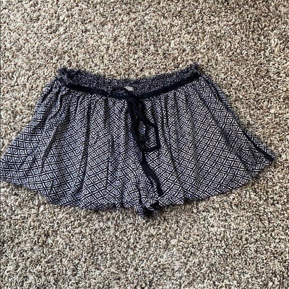 Urban Outfitters Flowy Boho Festival Shorts - Picture 2 of 9